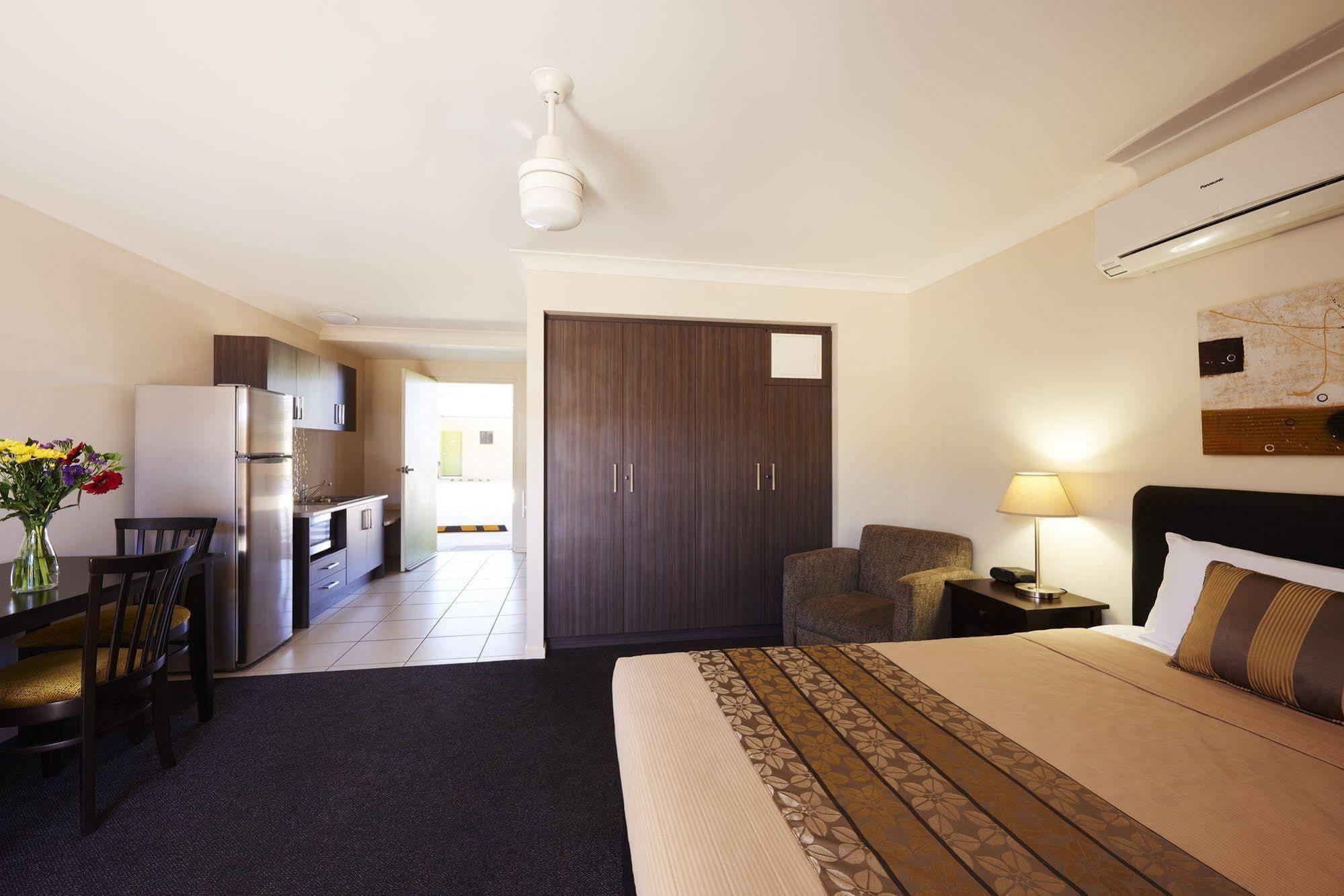 Blackwater Hotel Motel Buitenkant foto